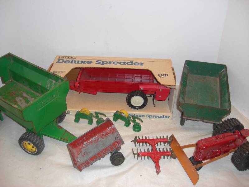 Vintage Steel Die Cast Farm Equipment Ertl Spreader, Tonka,