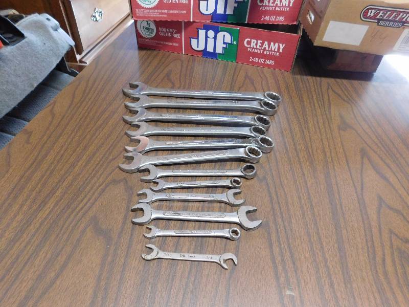 lot 81 image: 12 random wrenches various sizes and makers see photos