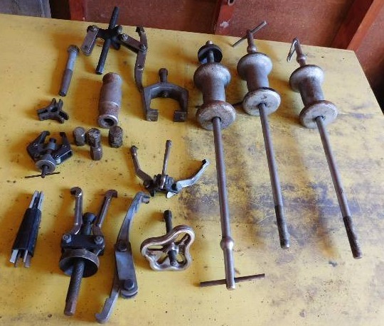 lot 116 image: Assorted heavy equipment gear puller parts and more