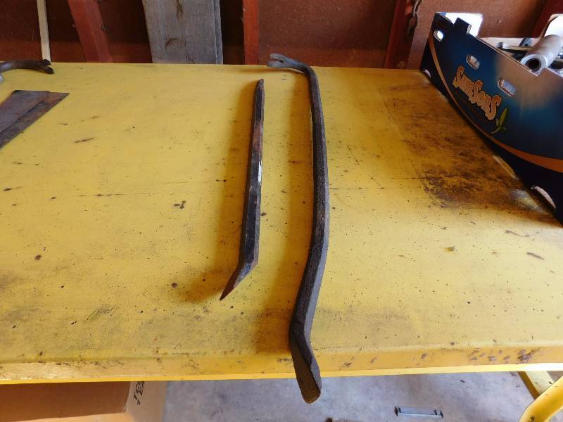 lot 117 image: long crowbar and a pry bar