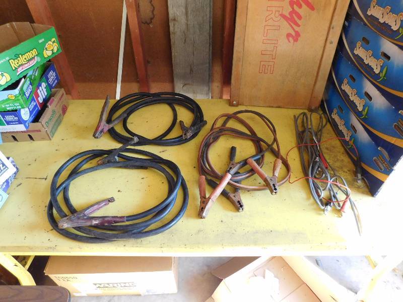 lot 124 image: lot of jumper cables one is for heavy equipment