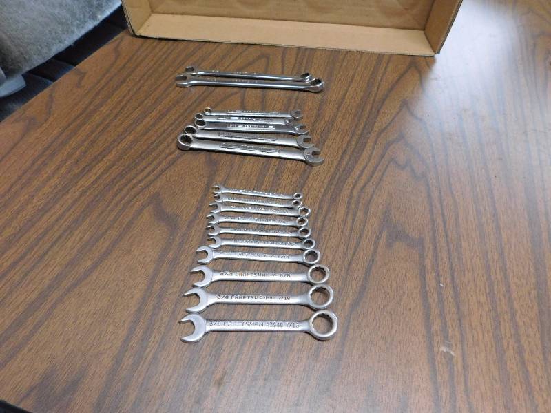 lot 125 image: 17 standard craftsman wrenches see photos for sizes