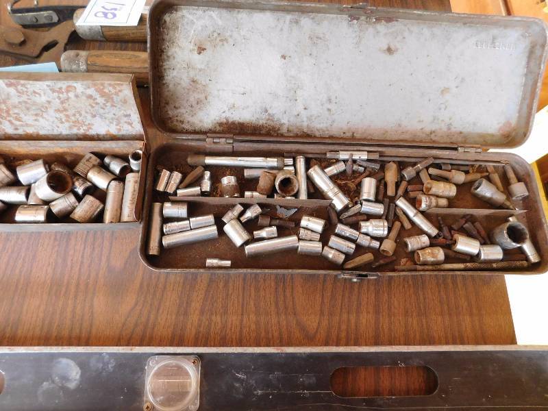 lot 137 image: two trays of misc sockets from various manufacturers could be standard or metric