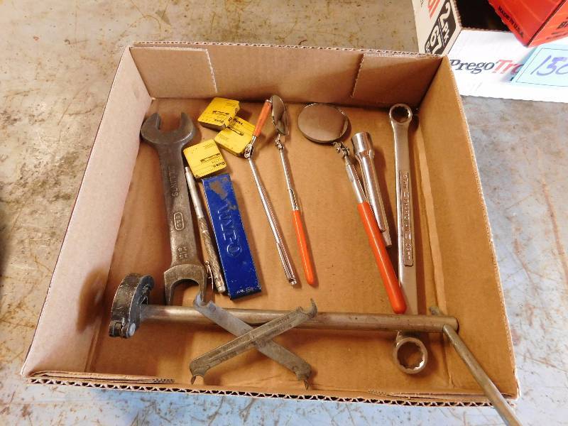 lot 152 image: contents of toolbox drawer see photos craftsman items and more