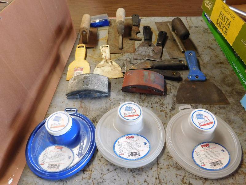 lot 157 image: lot of painting sanding supplies
