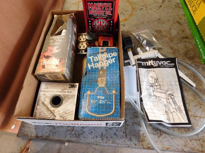 lot 158 image: contents of toolbox shelf see photos