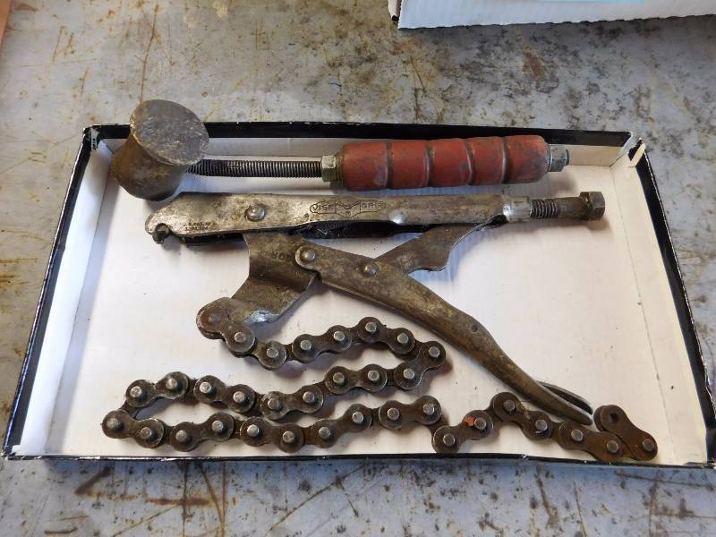 lot 159 image: Irwin 27 Vise-Grip Locking Chain Clamp Pliers