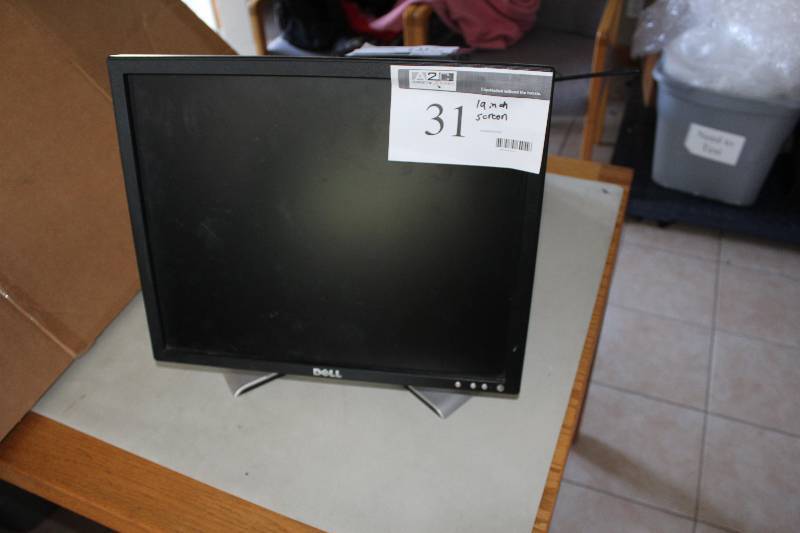 lot 31 image: 19 inch flat screen LCD computer monitor, tested and operational