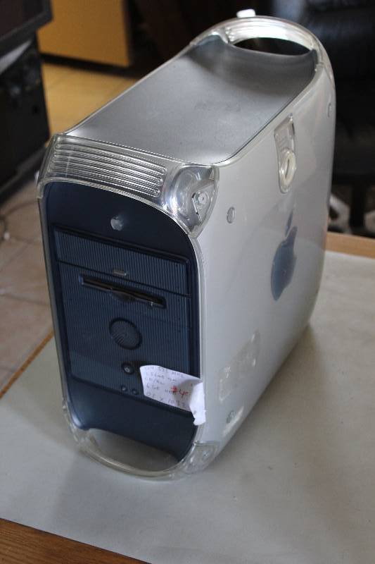 lot 29 image: Apple desktop, G$ 533MHz, 256mb ram, Cd burner, 6GB hard drive, OS X 10.3.2 installed, tested and operational