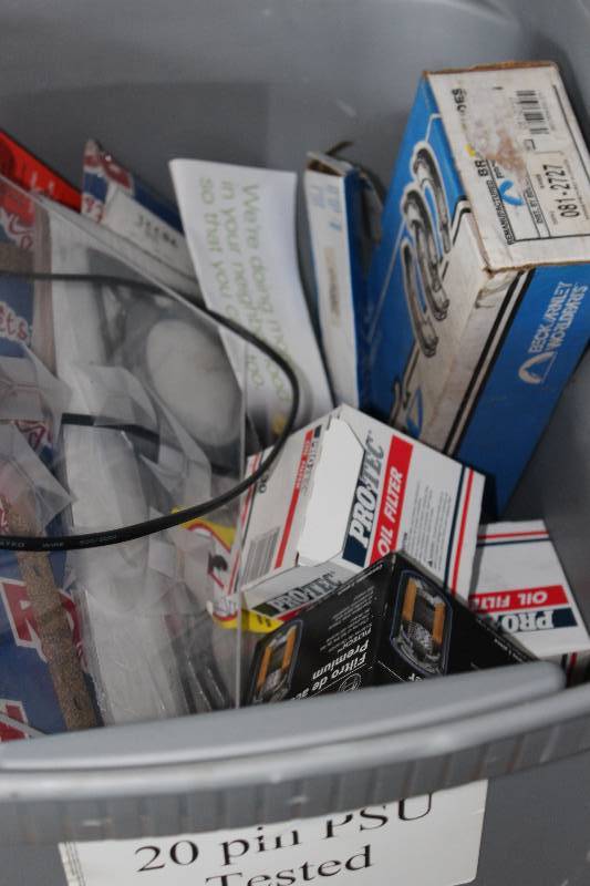 lot 104 image: Geo metro spare parts, new
