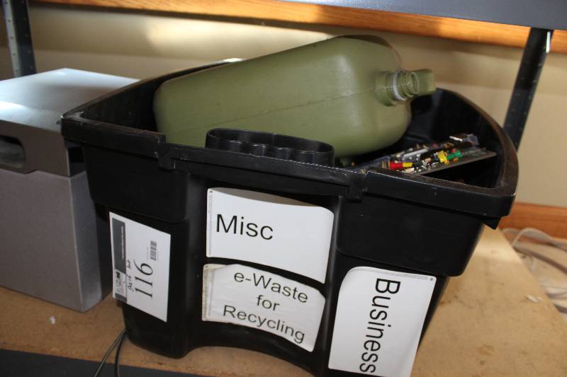 lot 116 image: Misc electronics as is for parts