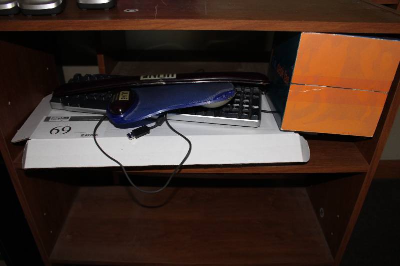 lot 69 image: Dell keyboard and mouse pad, tested and operational