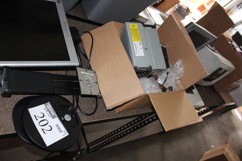lot 202 image: Misc electronics as is for parts