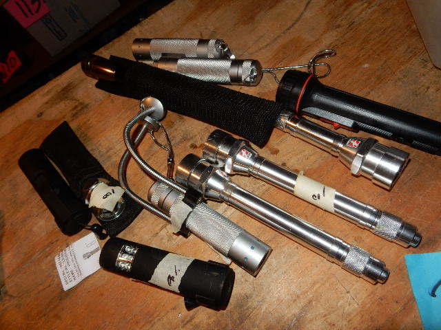 lot 32 image: Misc. LED Flashlights.. Untested