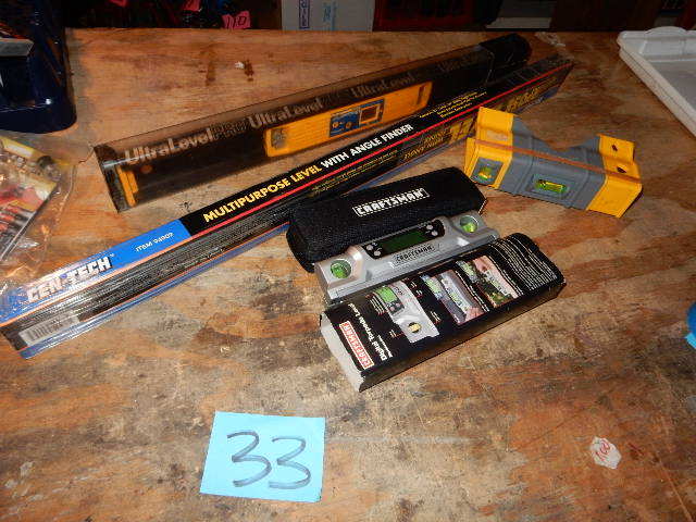 lot 33 image: CENTECH Multipurpose Level CRAFTSMAN, Digital Torpedo Level, Multifunction  Zircon ultralevel Pro with Sound.