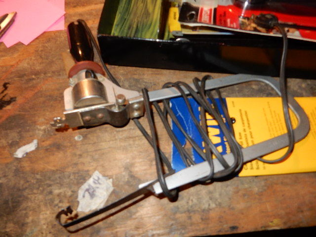 lot 10B image: Large number of HAND Saws.. Look at pictures.. Many NEW never used..