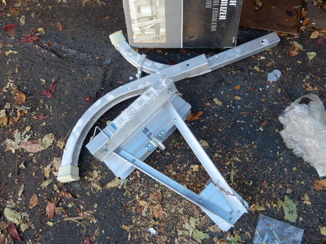 lot 10K image: Ladder Stabilizer