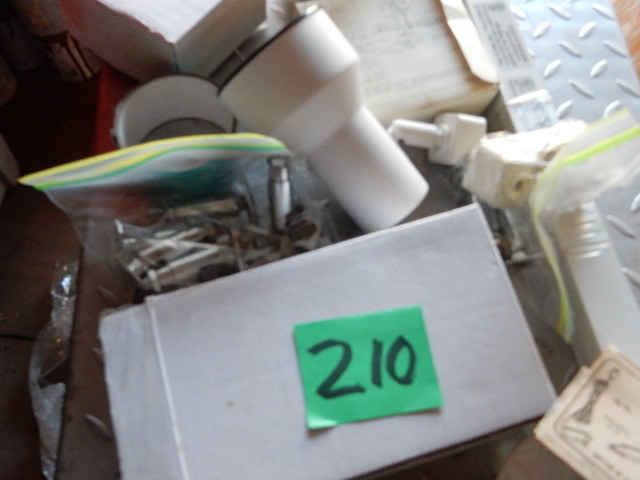 lot 210 image: Track lighting parts