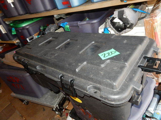 lot 220 image: Very large plastic trunk, PLANO