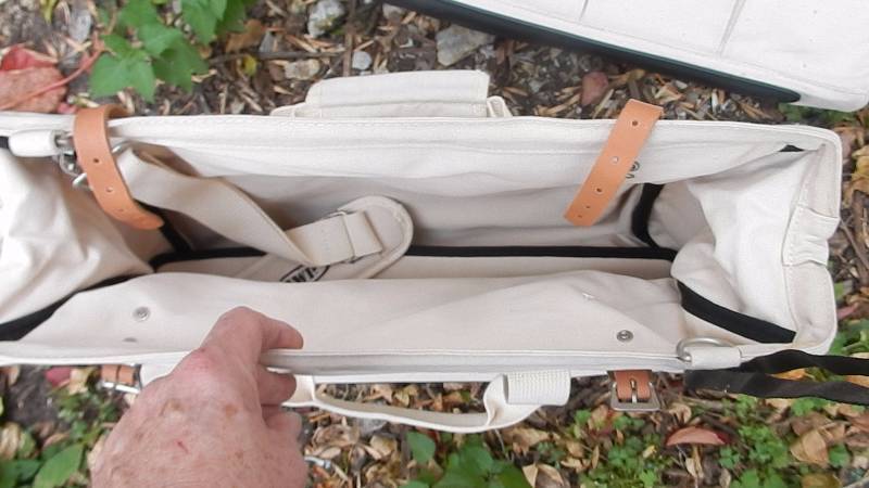 lot 243 image: AWR Canvas tool bag. NEW
