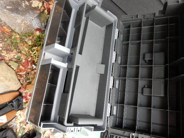 lot 255 image: CRAFTSMAN, Step Tool Box