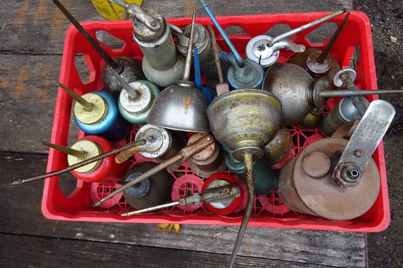 Oil Guns Vintage