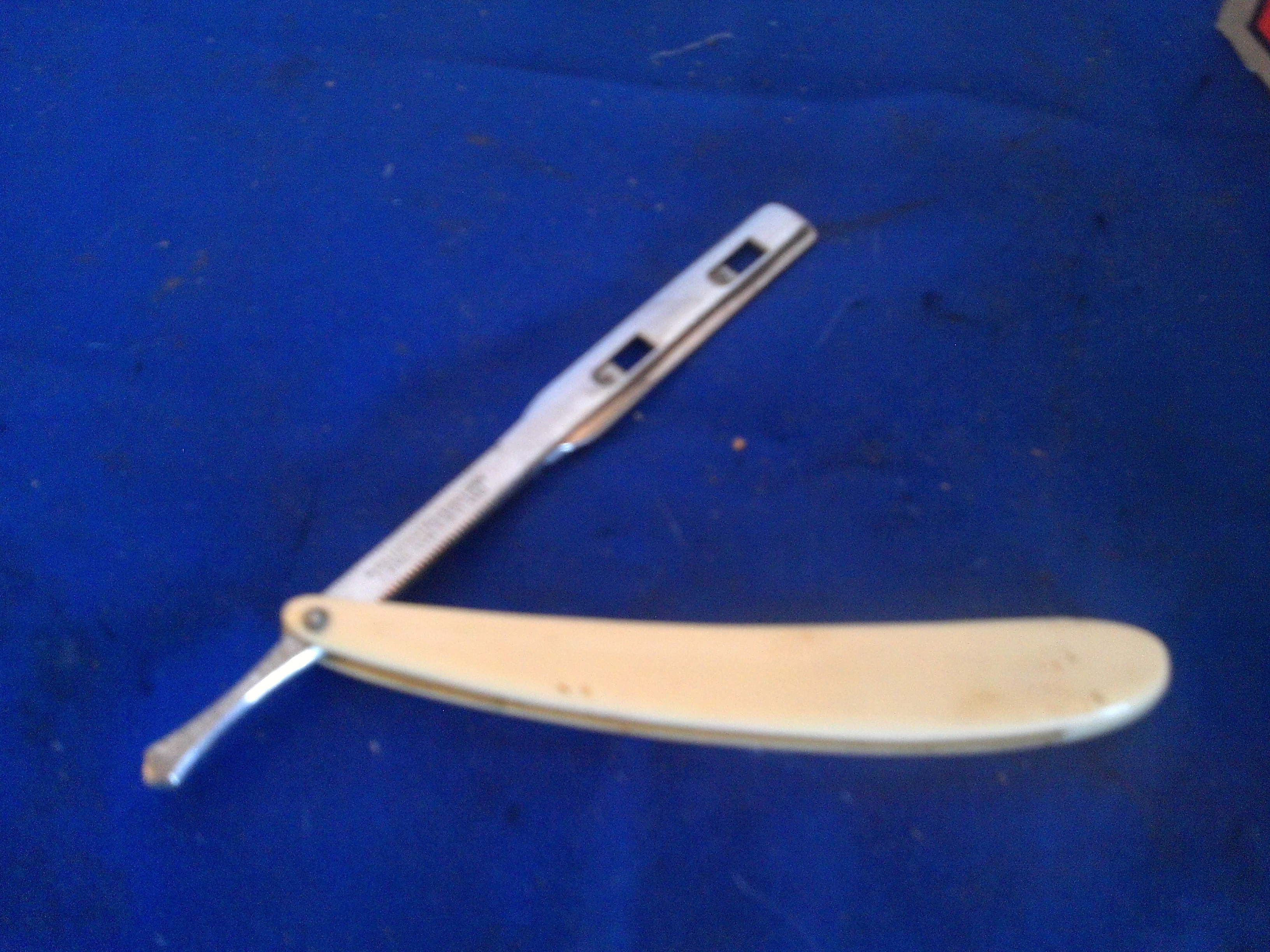 lot 78 image: vintage trimmer