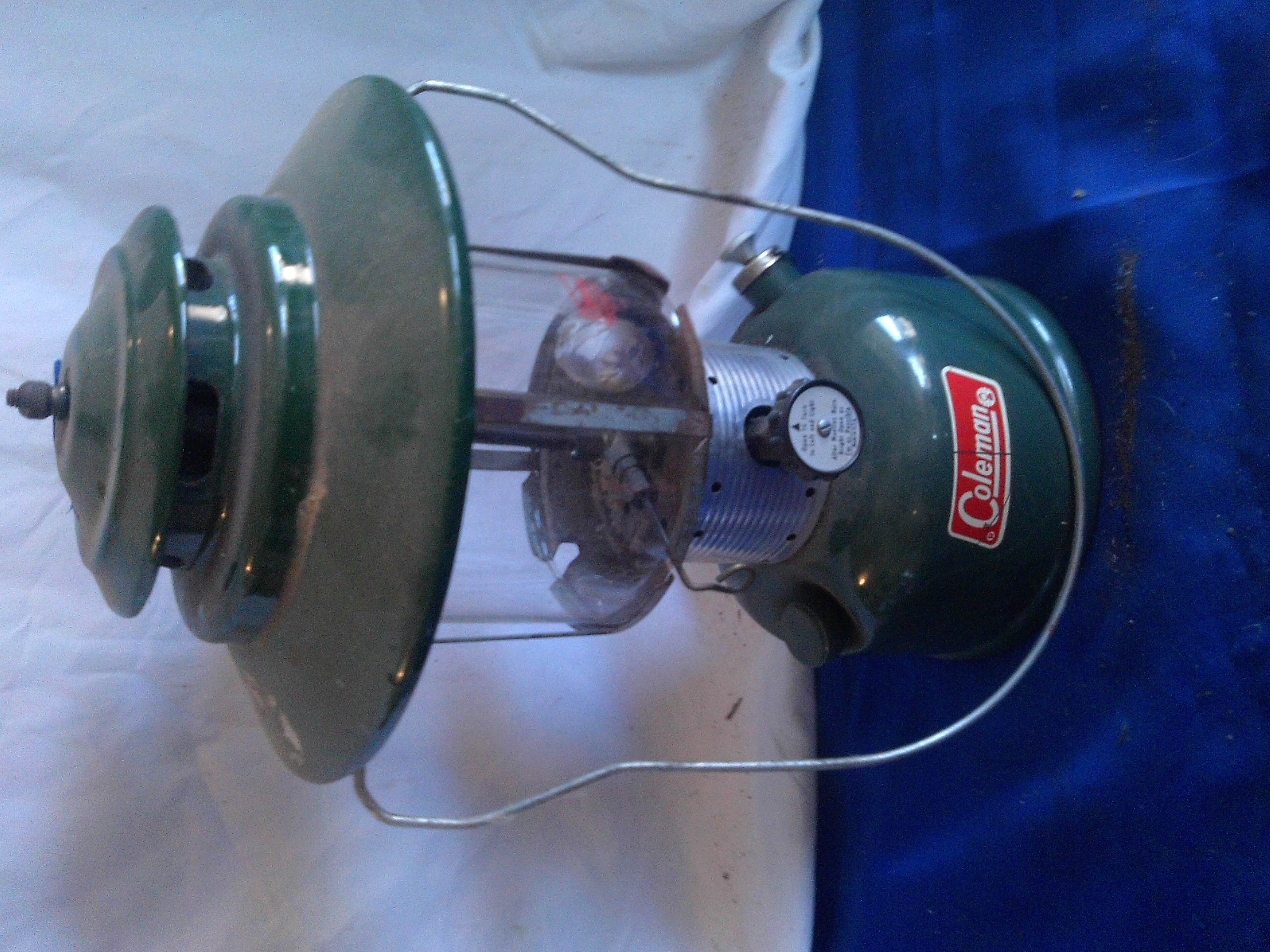 lot 26 image: 370 coleman lantern