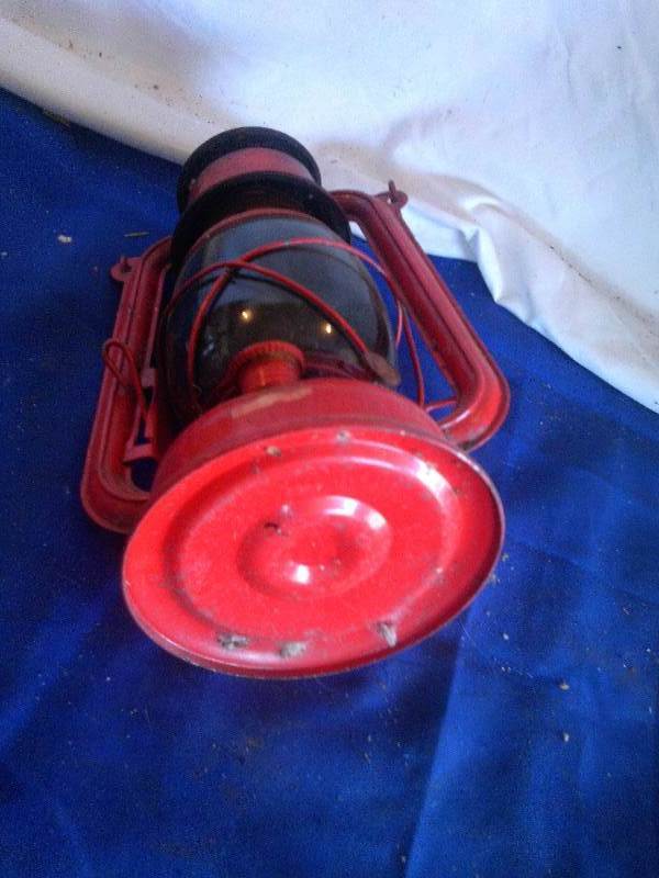 lot 31 image: vintage barn lantern