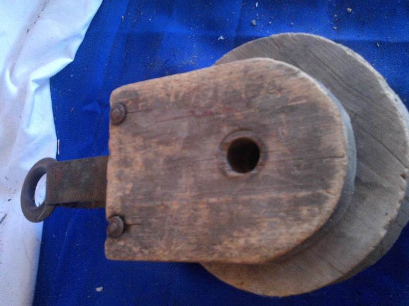 lot 37 image: vintage wooden barn pully