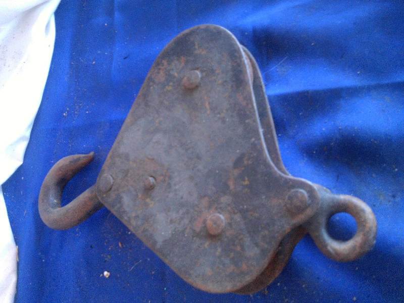 lot 43 image: antique iron rope pully