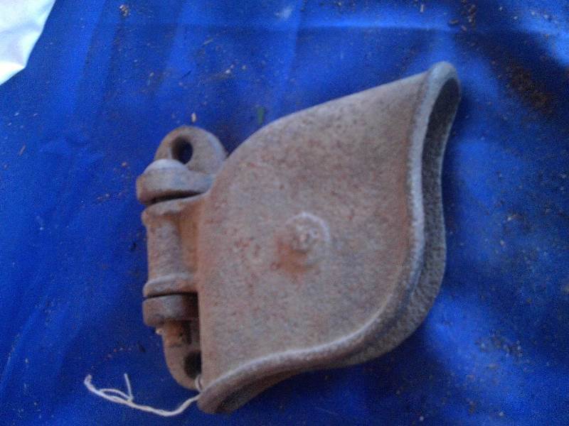 lot 49 image: antique barn pully