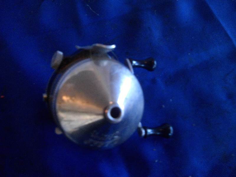 lot 127 image: Zepho spinner