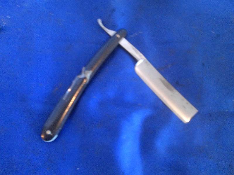 lot 63 image: vintage straight edge razor