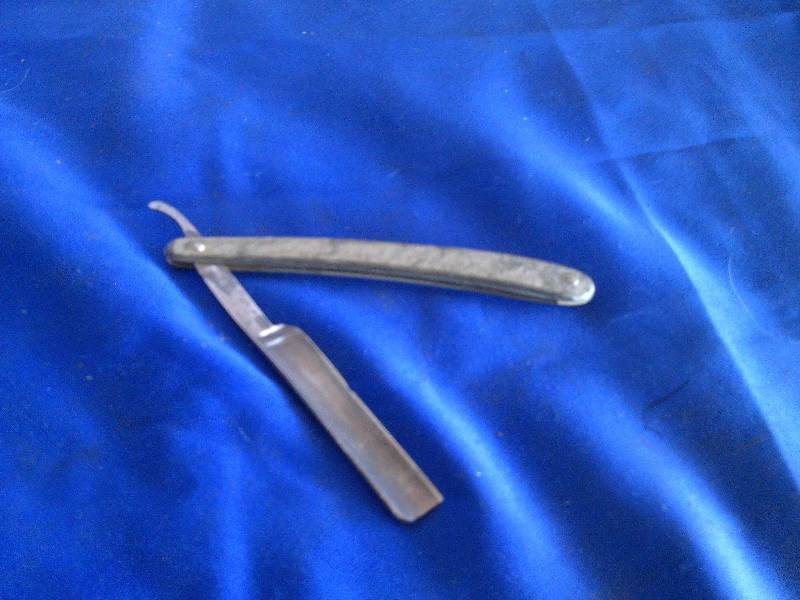 lot 4 image: kraute and dohnal reging straight edge razor