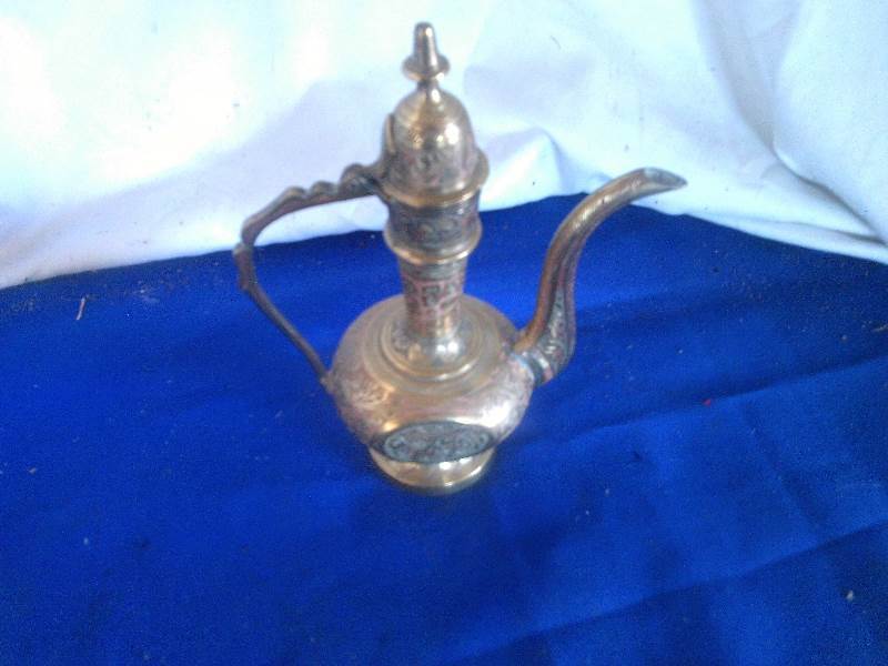 lot 155 image: antique brass jeannie lamp