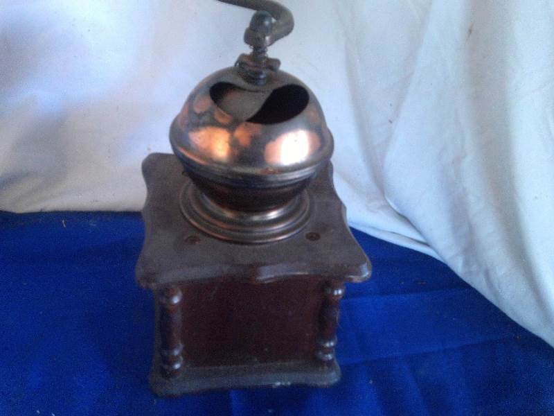 lot 156 image: vintage coffee grinder