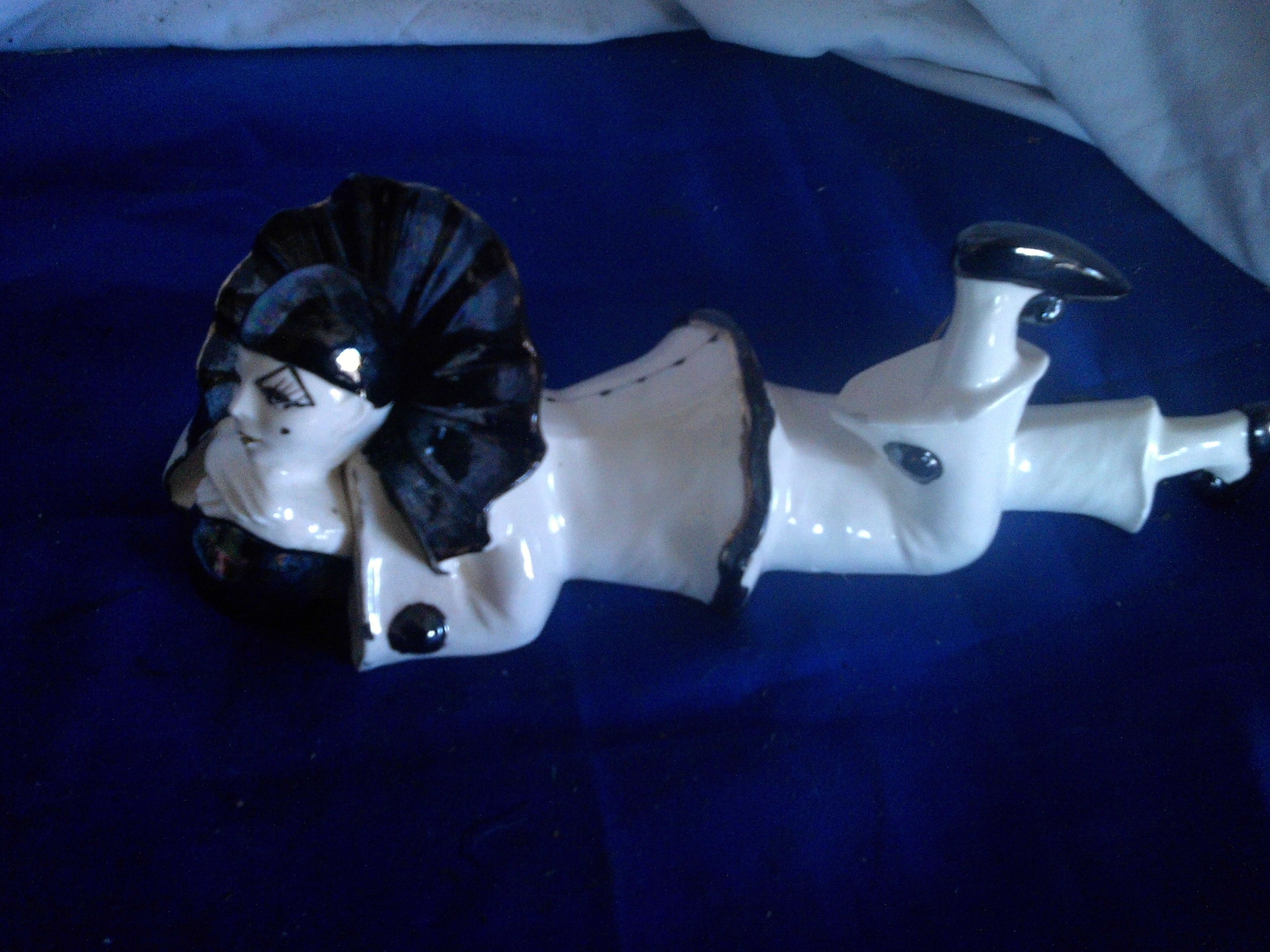 lot 249 image: vintage porcelien clown figurene