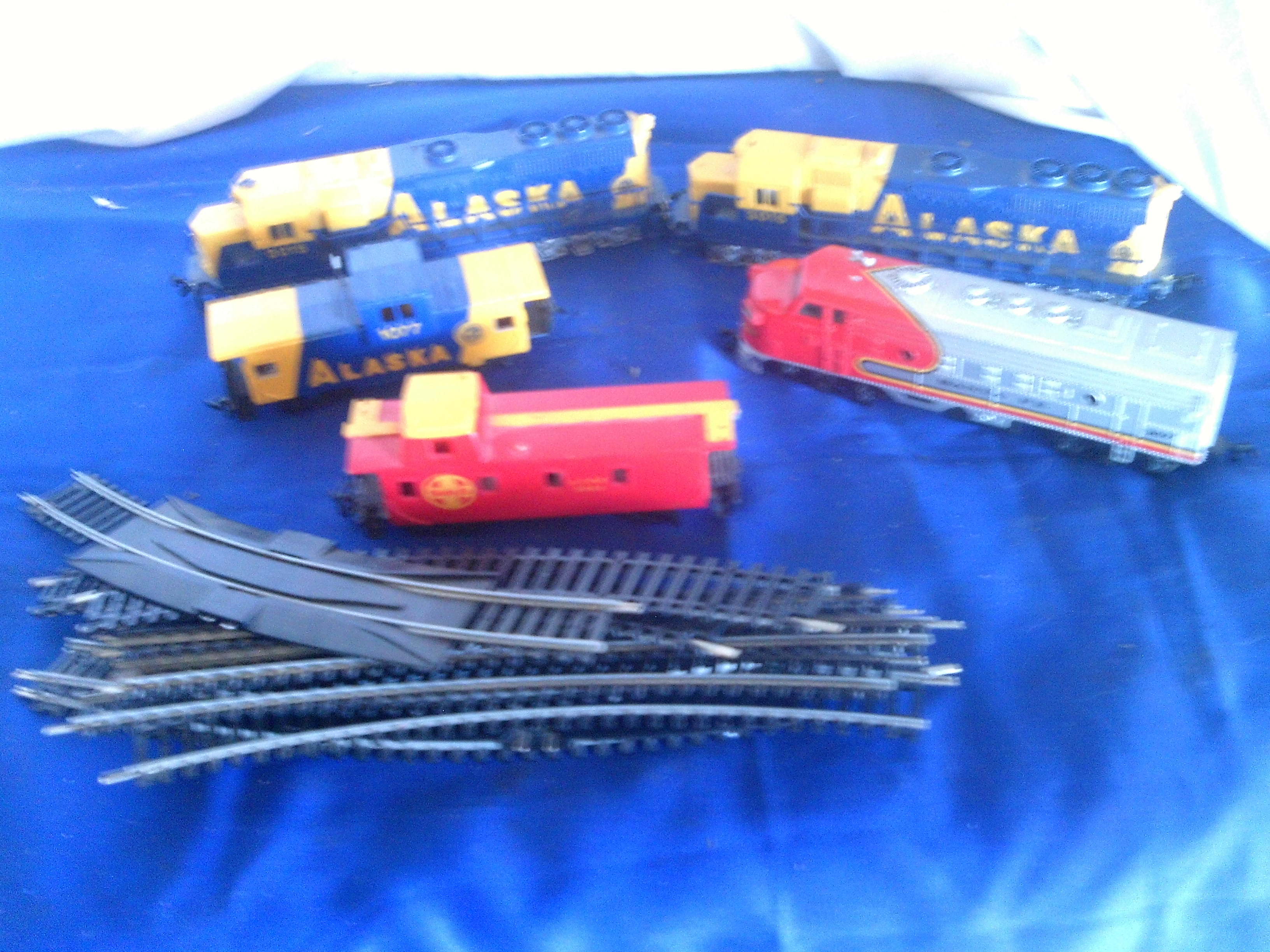 lot 274 image: vintage train set