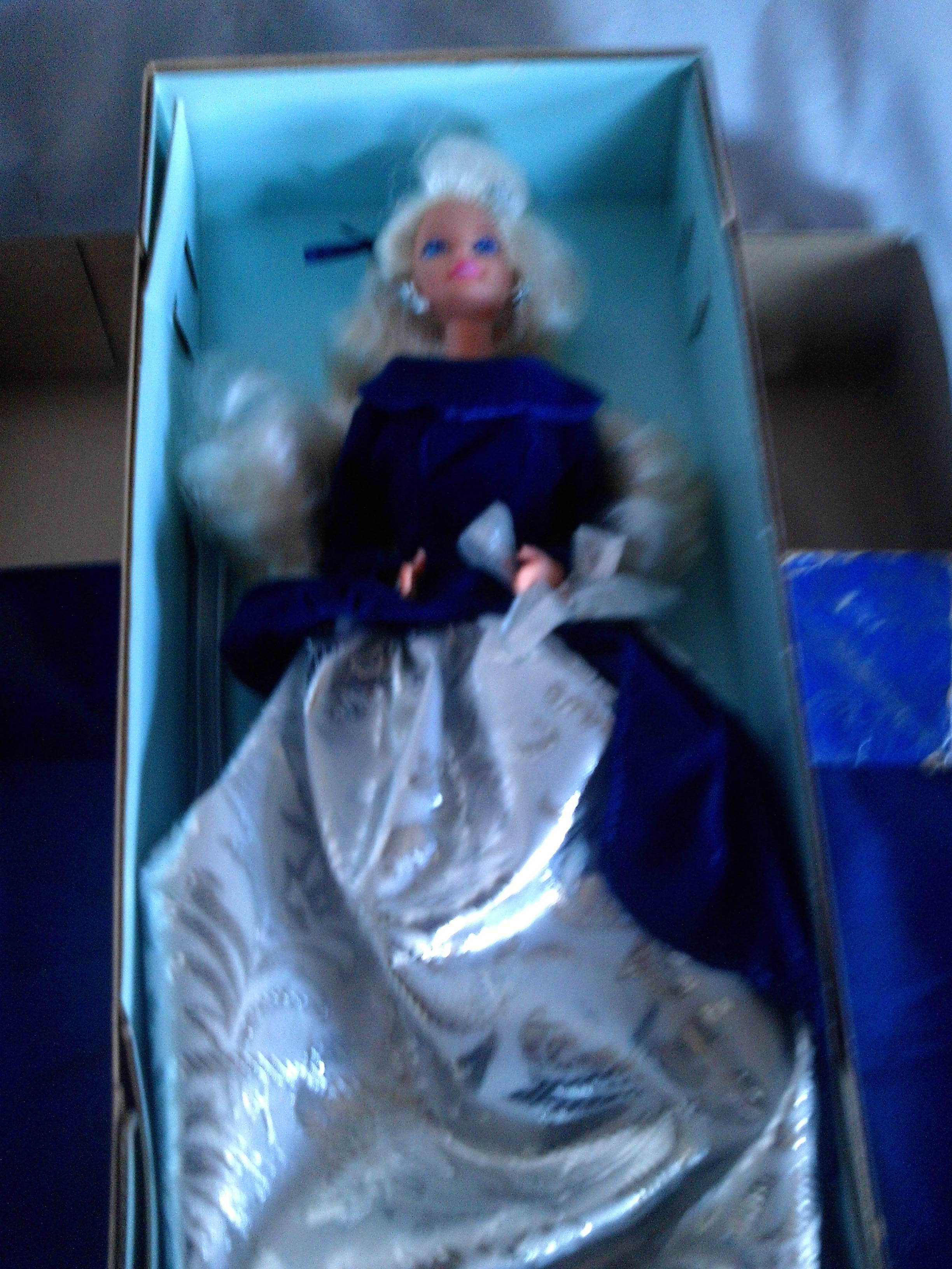 lot 289 image: vintage 1995 winter velvet barbie