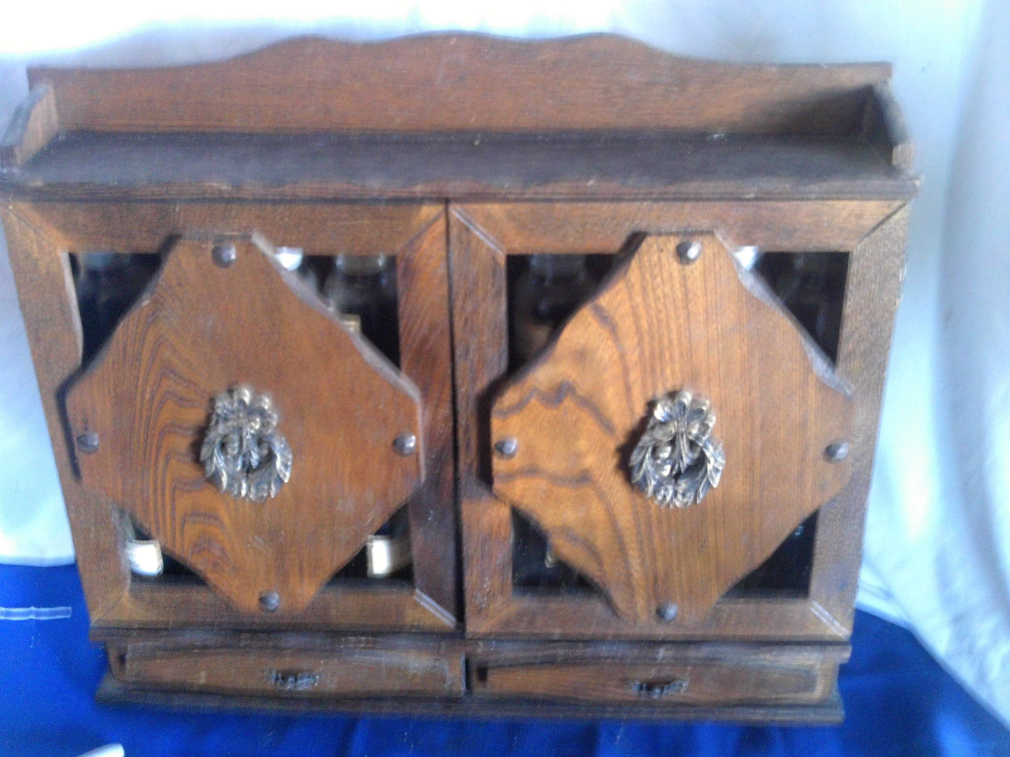lot 292 image: vintage spice rack