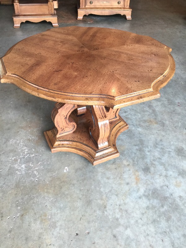 lot 30 image: Coffee Table