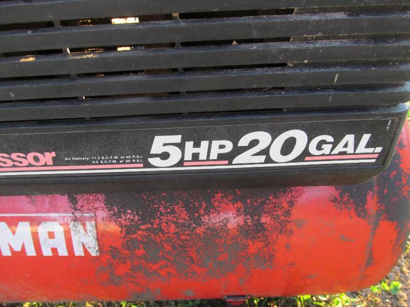 lot 2 image: Cfraftsman air compressor