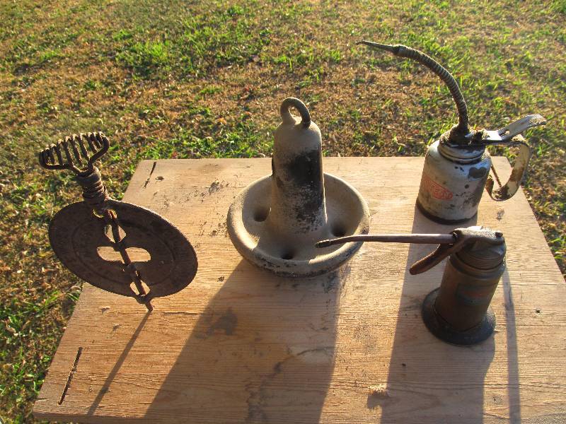 lot 7 image: Misc.goodies