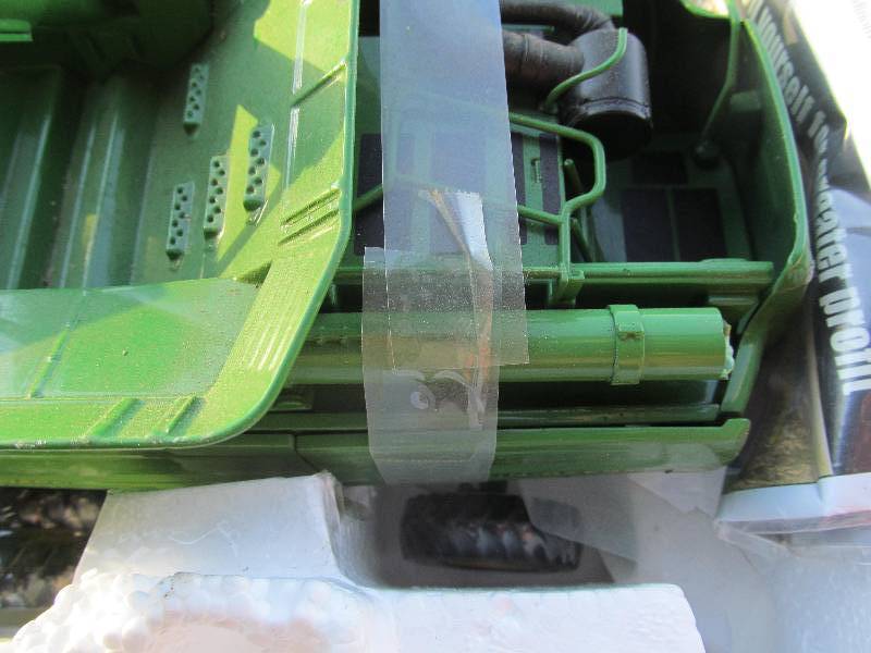 lot 34 image: Model 9750 model combine