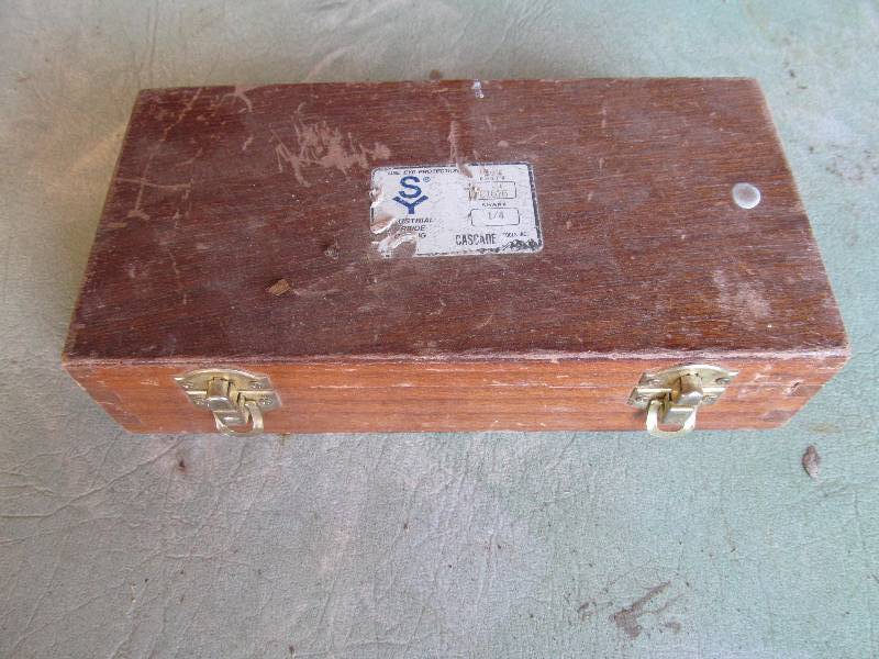 lot 58 image: Router bits