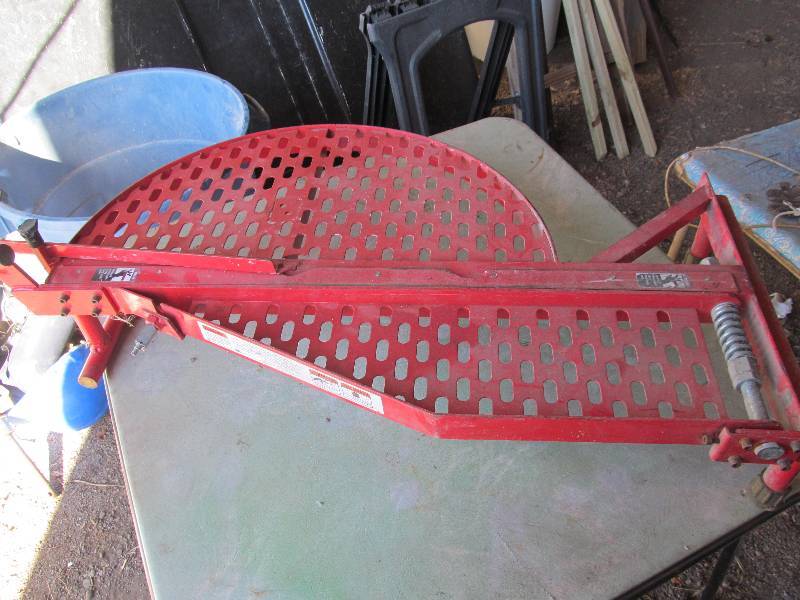lot 64 image: Siding cutter