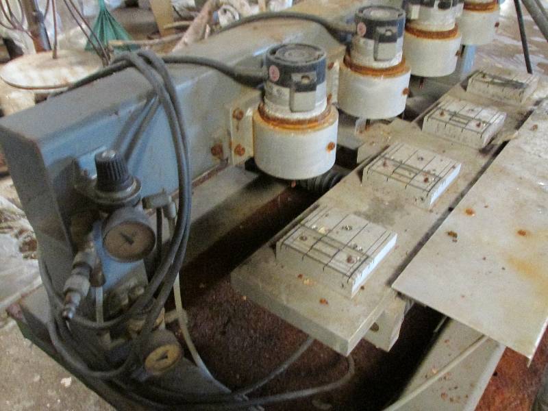 4 head industrial router...