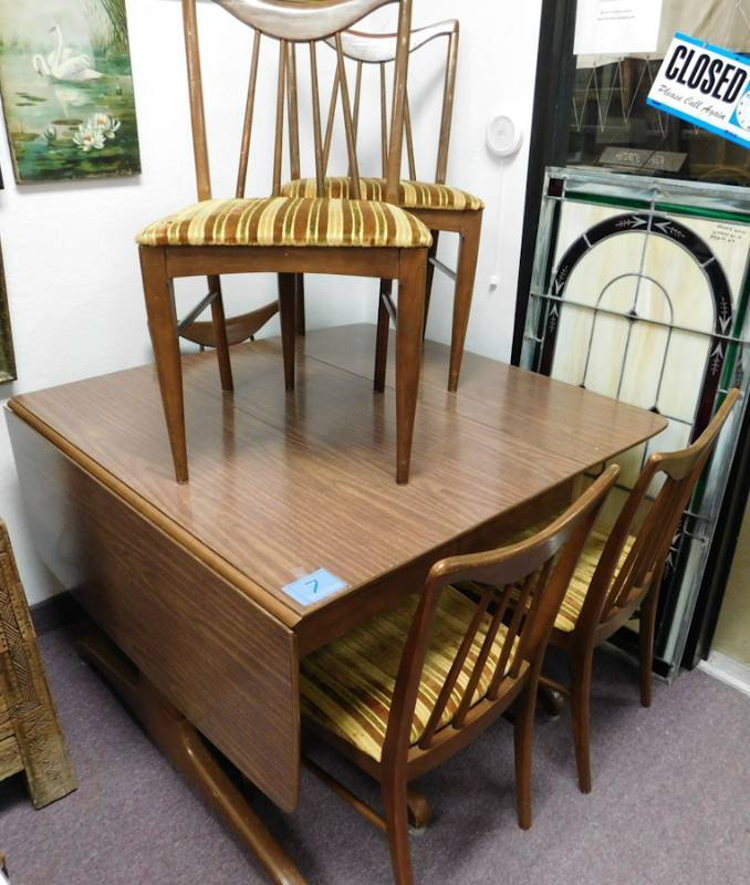 lot 7 image: Vintage Mid Century Dining Table & Chairs