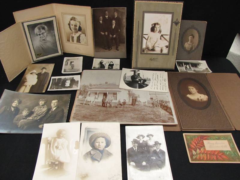 lot 252 image: antique & vintage photographs